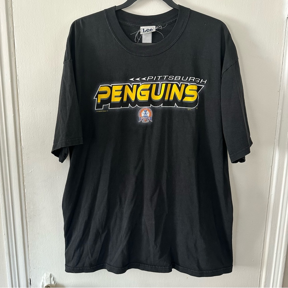NHL Pittsburgh Penguins Vintage 2001 Stanley Cup Final Graphic T-Shirt